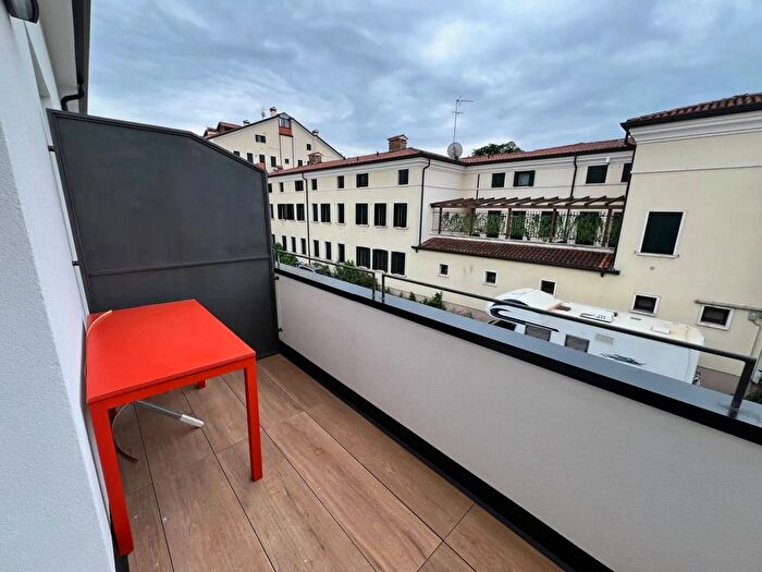 Appartamento trilocale in vendita in Via Euganea Padova, Padova