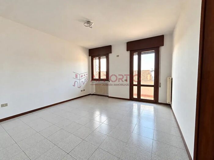Appartamento trilocale in affitto in Via Papa Giovanni XXIII, Codevigo