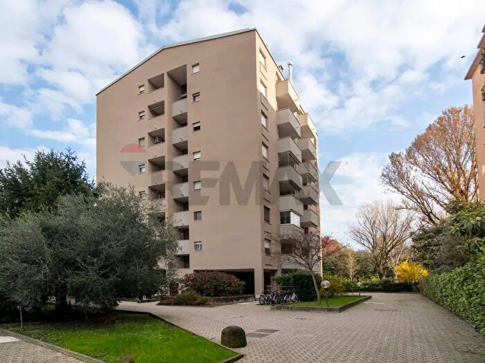 Appartamento trilocale in vendita in Via Sabatino Lopez, Milano