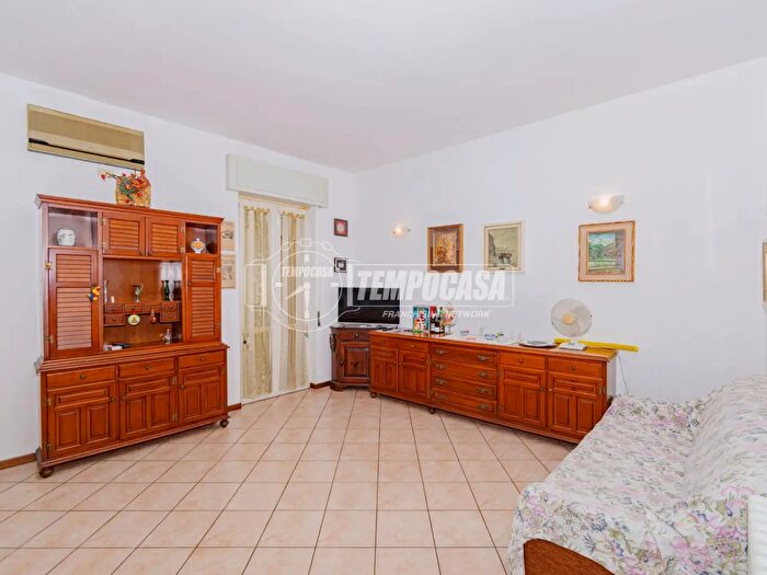 Casa quadrilocale in vendita in Via Aguzzafame, Vigevano