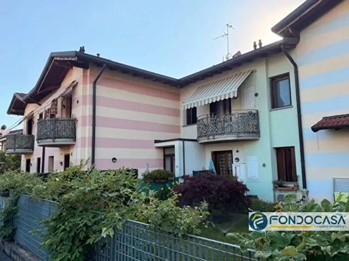Appartamento trilocale in vendita in Via Tasso, Telgate