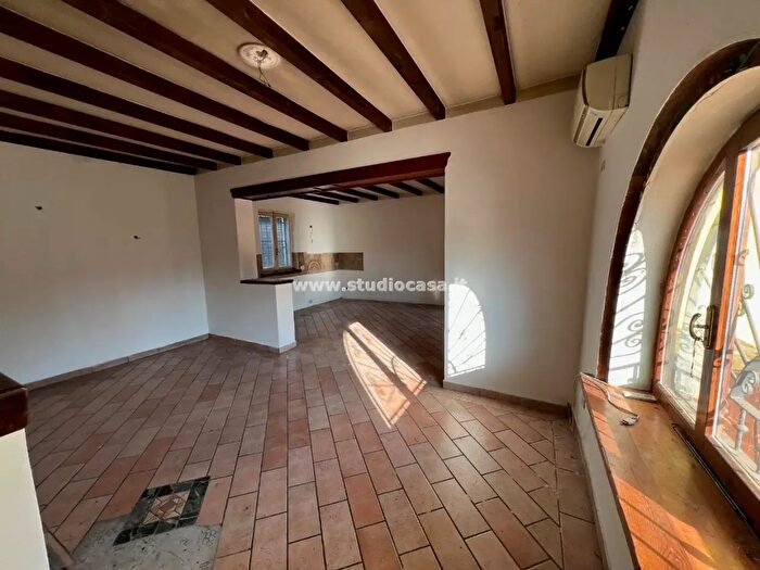 Casa quadrilocale in vendita in Via dei Patti, Salvirola