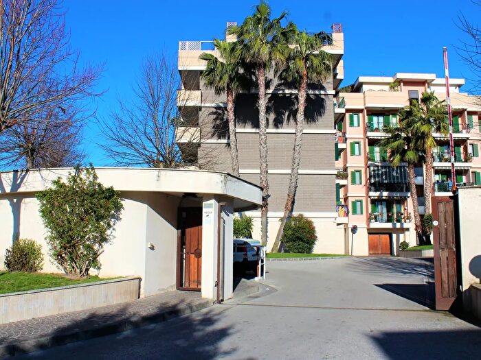 Appartamento trilocale in vendita in Via Santa Maria C, Quarto