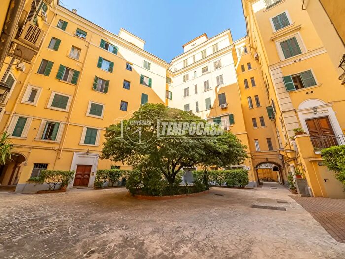 Appartamento con 5 locali in vendita in Via Dardanelli, Roma