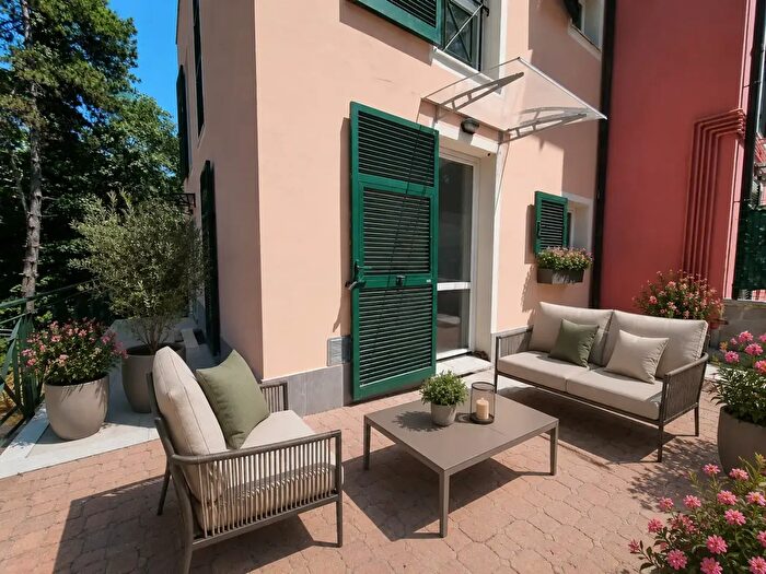 Casa con 6 locali in vendita in Via Mario Costa c, Torriglia