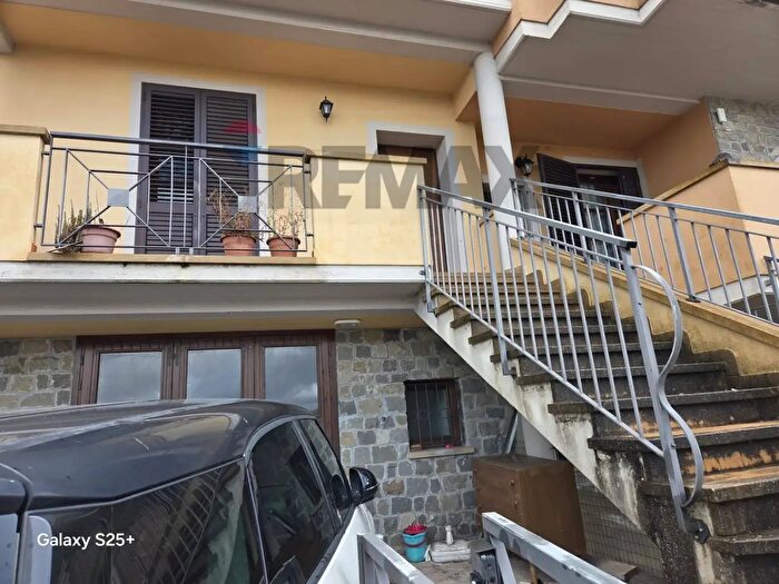 Appartamento trilocale in vendita in Monteverdi Marittimo