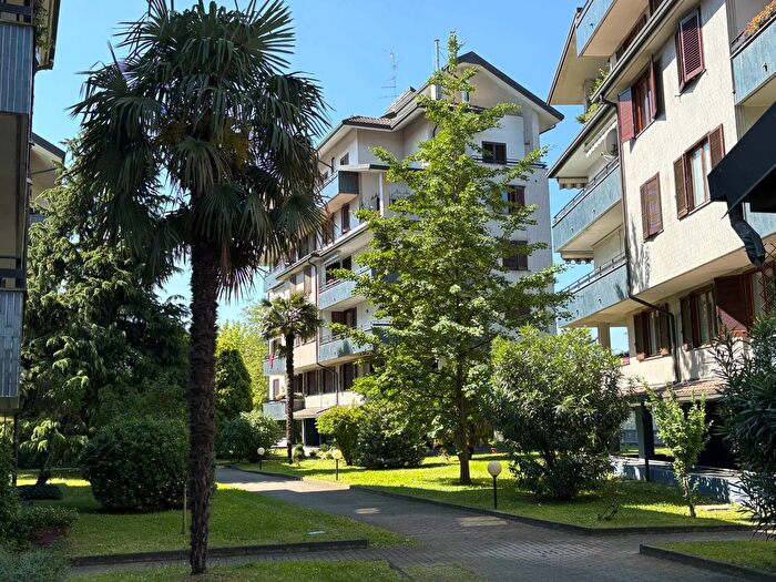 Appartamento con 5 locali in vendita in Via Castellazzo, Rho