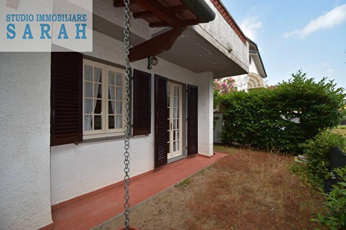 Casa con 5 locali in vendita in Via Schicchi, Viareggio