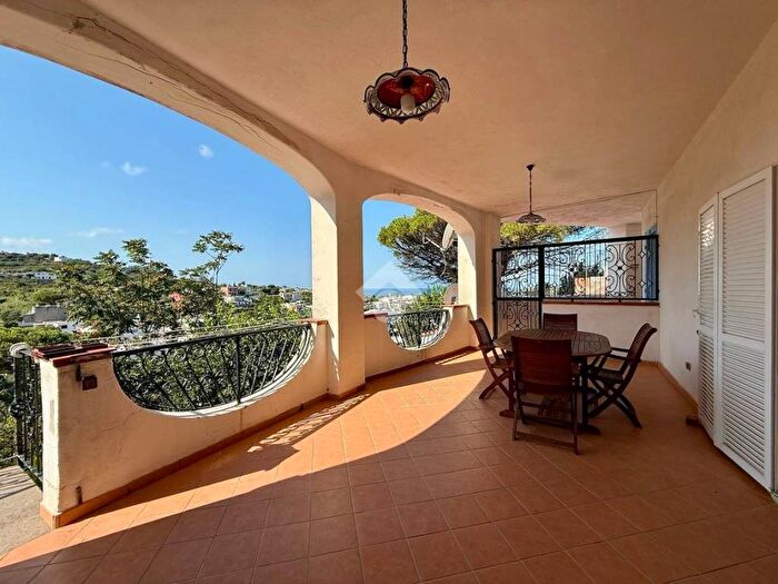 Appartamento con 5 locali in vendita in Via Tironi, Centro, Forio