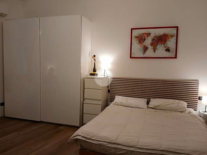 Appartamento monolocale in affitto in Via Cola Montano, Isola, Milano