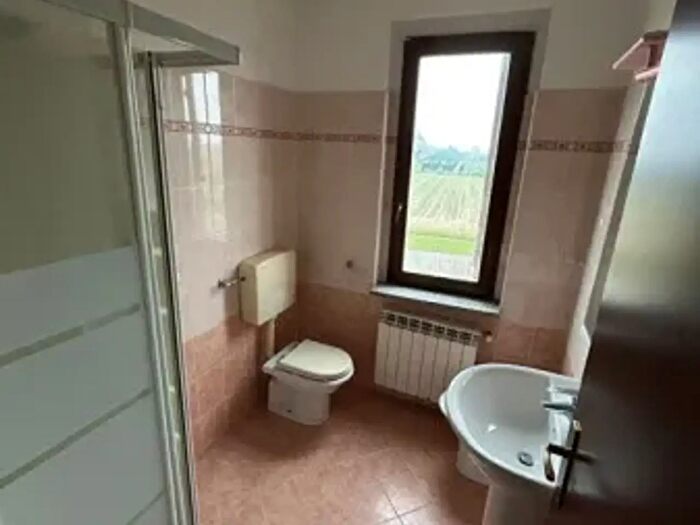 Appartamento trilocale in vendita in Via Casella, Cremona