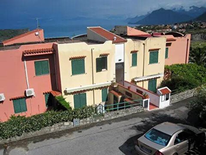 Appartamento bilocale in affitto in Urb La Casa Del Bricc San Nicola Arcella, San Nicola Arcella