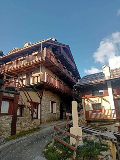 Appartamento trilocale in vendita in Via San Giovanni, Pragelato