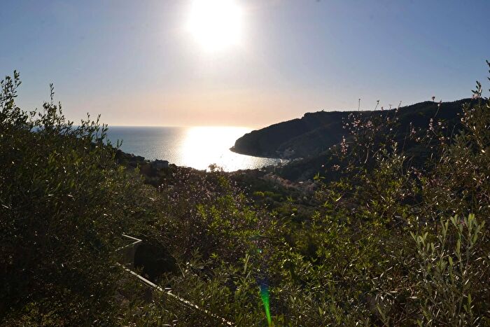 Casa con 5 locali in vendita in Regione Zuglieno, Noli