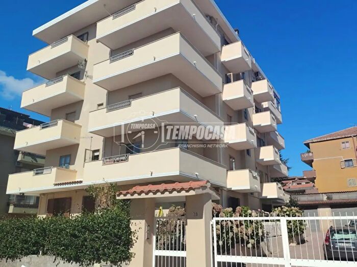 Appartamento quadrilocale in vendita in Via Enrico Candela, Vibo Valentia