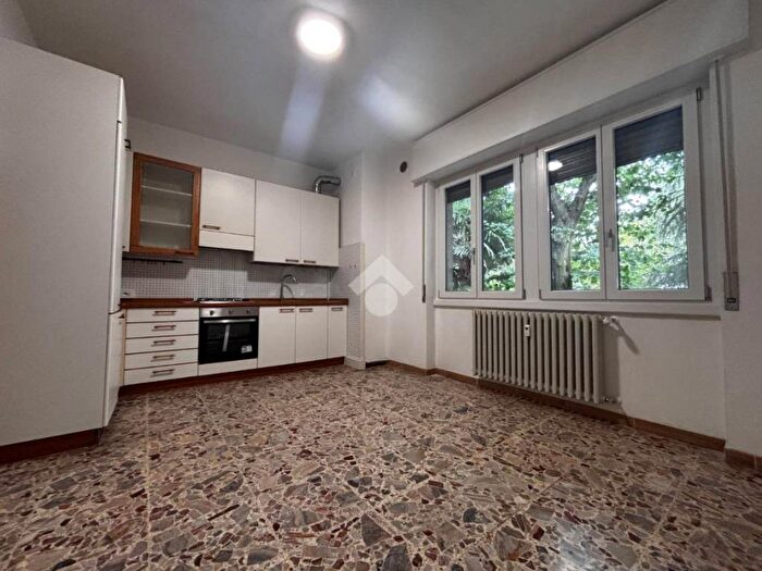 Appartamento bilocale in affitto in Via Caprera, Centro, Malnate