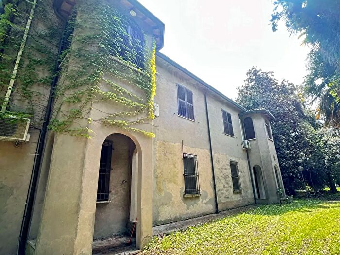 Casa con 11 locali in vendita in Via Roma, Alfonsine