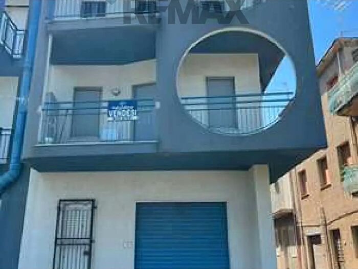 Appartamento trilocale in vendita in Via NSauro, Acquedolci