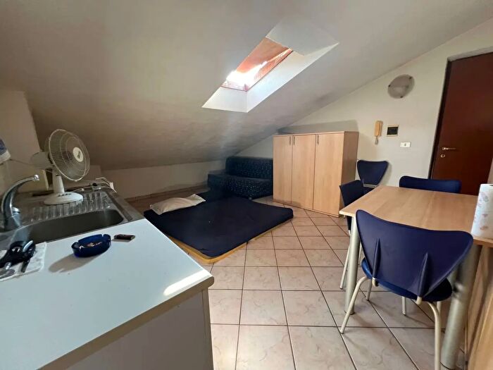 Casa monolocale in affitto in Osasco
