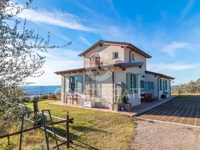 Casa con 6 locali in vendita in Orvieto