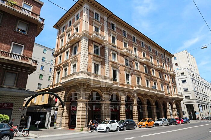 Appartamento trilocale in vendita in Via Giovanni Amendola, Bologna