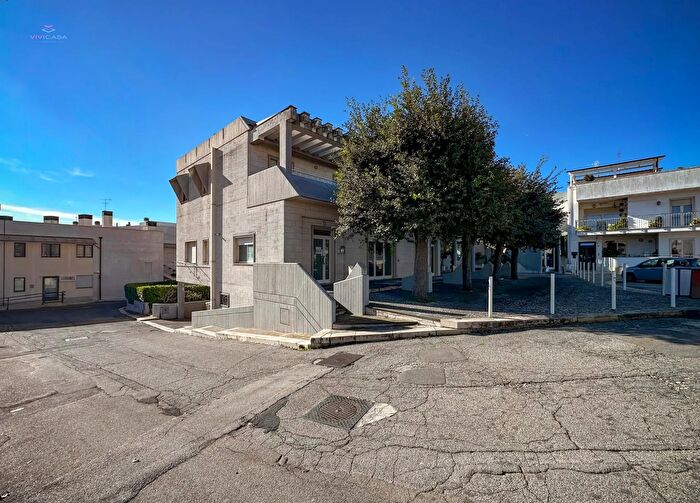 Appartamento trilocale in vendita in Via Ungaretti Alberobello, Alberobello