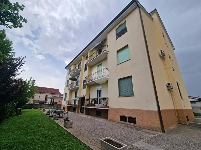 Appartamento quadrilocale in vendita in Vicolo Belvedere, Rodigo