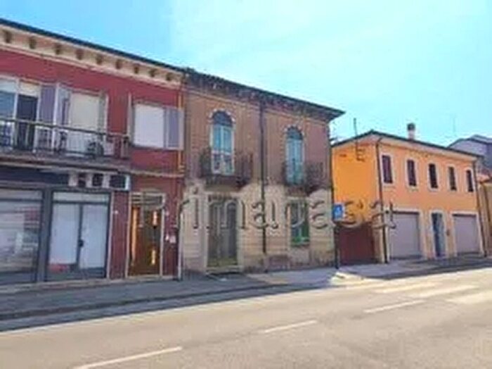 Casa con 10 locali in vendita in Corso Cesare Battisti, Sanguinetto