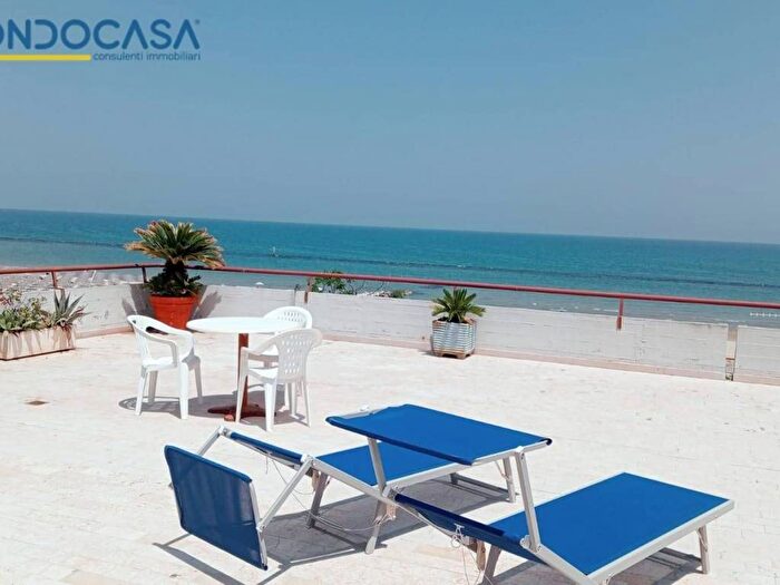 Appartamento trilocale in affitto in Lungomare Italia, Villa Rosa, Martinsicuro