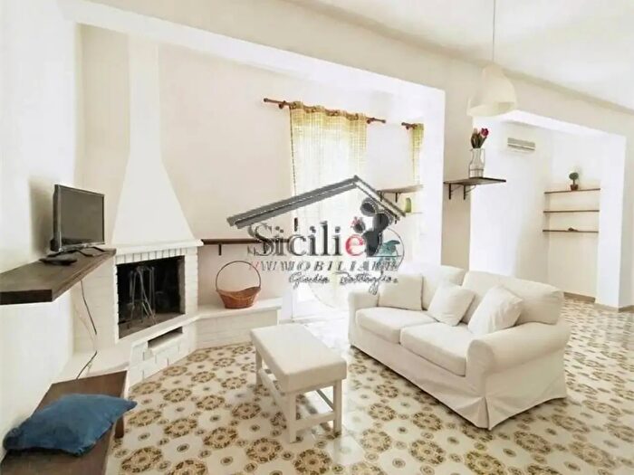 Appartamento con 5 locali in vendita in Pozzallo