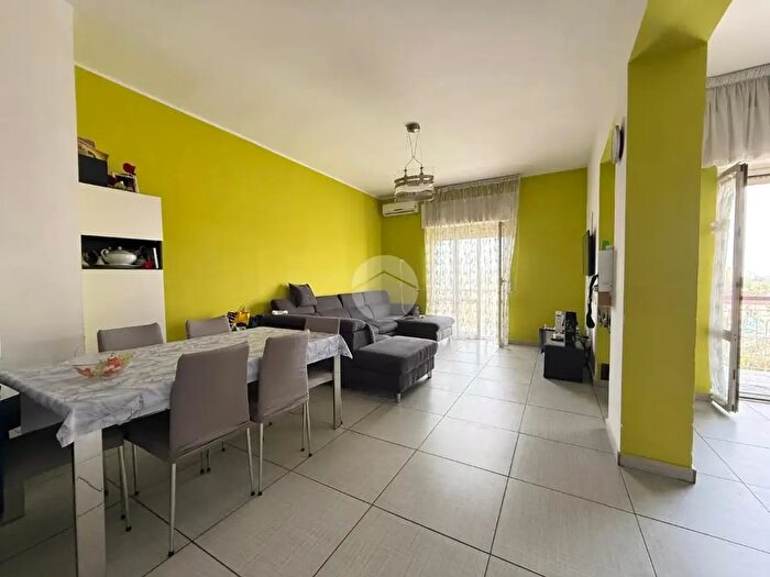 Appartamento con 5 locali in vendita in Cupa della Vedova, Napoli