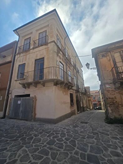 Appartamento con 6 locali in vendita in Via della Pace Vibo Valentia, Vibo Valentia
