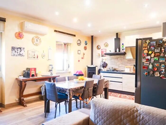 Appartamento quadrilocale in vendita in Via Antonio Banfi, Roma