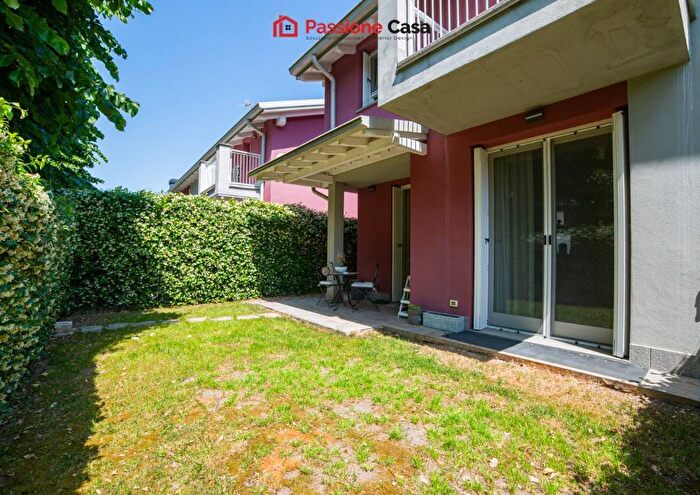 Casa trilocale in vendita in Molinetto Spezia, Parma