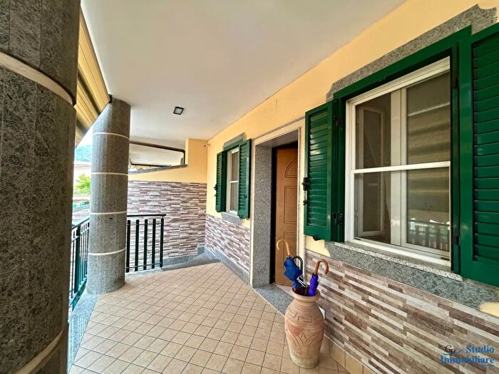 Casa con 8 locali in vendita in Via Ucraina, Fondi