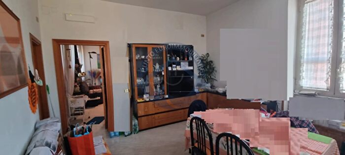 Appartamento con 8 locali in vendita in Via Antonio Gramsci, San Giorgio A Cremano