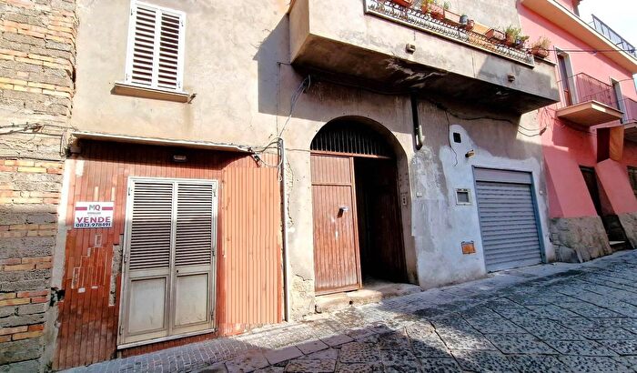 Casa trilocale in vendita in Mondragone