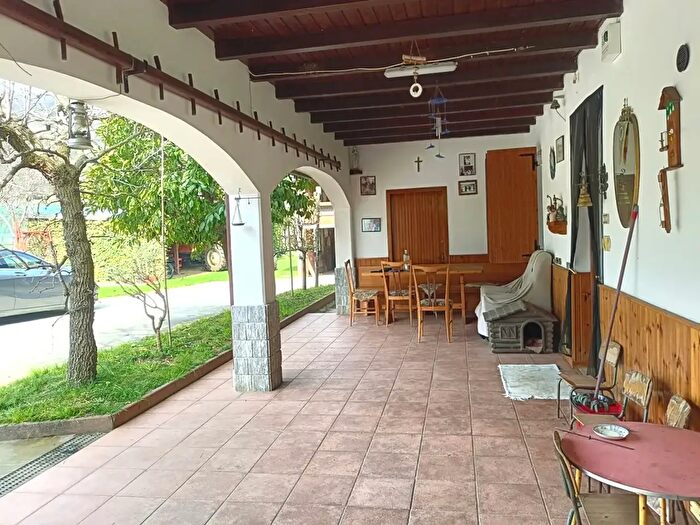 Casa con 6 locali in vendita in Via Giuseppe Garibaldi, Roe Volciano