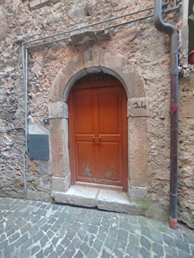 Appartamento trilocale in vendita in Vicolo Giglio, Vallecorsa