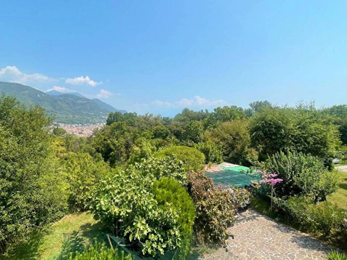 Appartamento trilocale in affitto in Via Valle, Centro, Salò