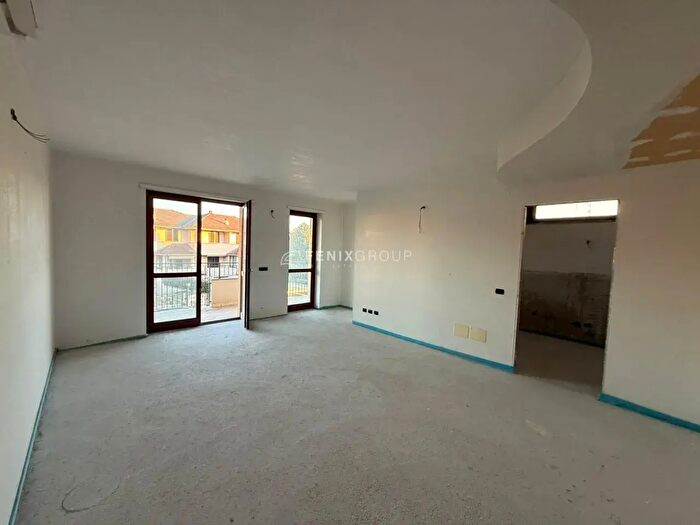 Appartamento trilocale in vendita in Via Silvio Pellico, Agrate Brianza