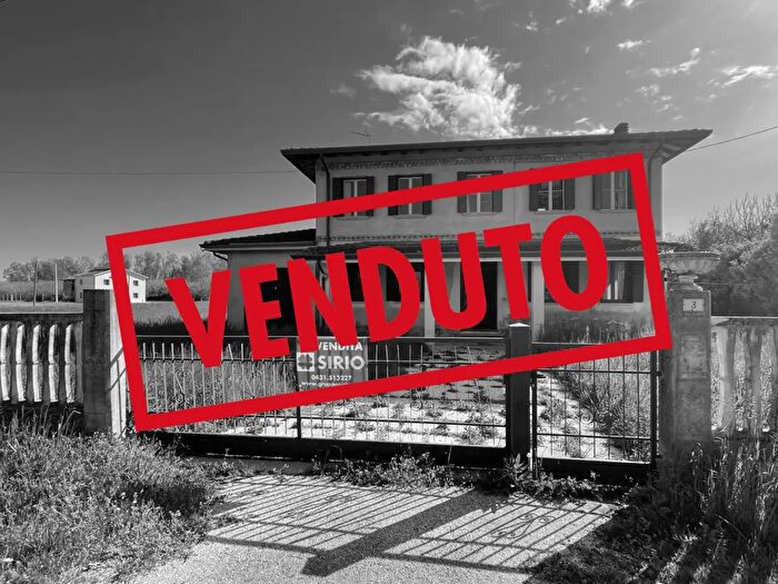 Casa con 6 locali in vendita in Via San Mauro, San Michele Al Tagliamento