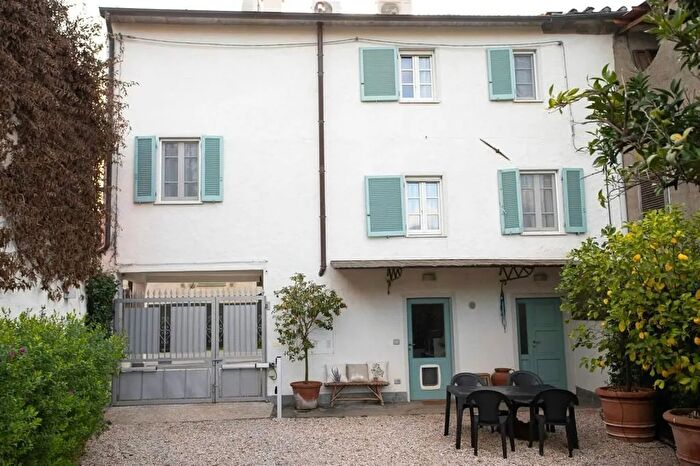 Casa bilocale in vendita in Via Ammiraglio Morin a, Forte Dei Marmi