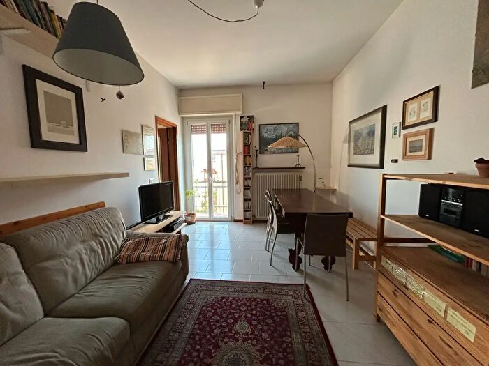 Appartamento con 6 locali in vendita in Via Giuseppe Sidoli, Piacenza