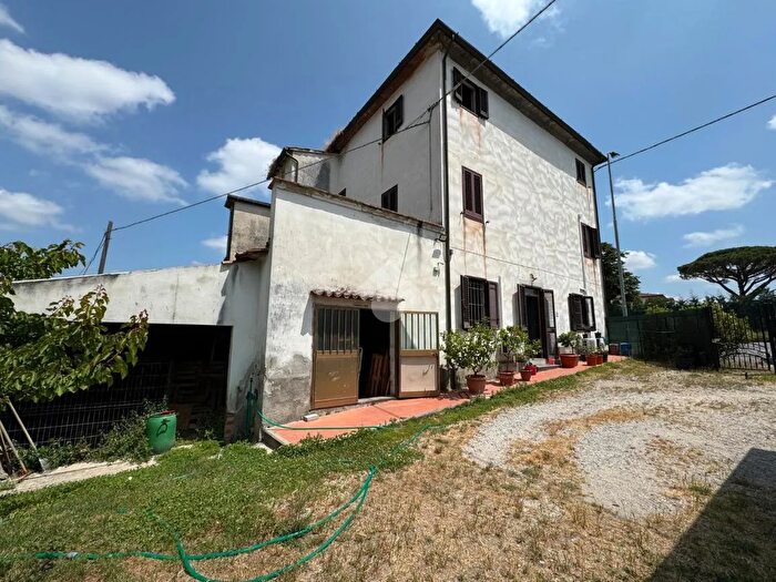 Casa con 5 locali in vendita in Via Belvedere, Altopascio