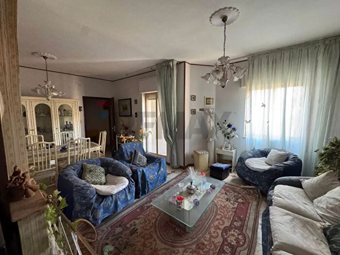 Appartamento con 7 locali in vendita in Via Grottasanta, Siracusa