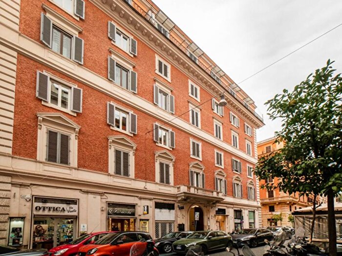 Appartamento trilocale in affitto in Via Lombardia, Vittorio Veneto, Roma