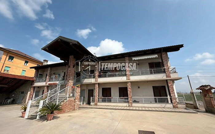 Appartamento quadrilocale in vendita in Via G Rubatto, Carmagnola