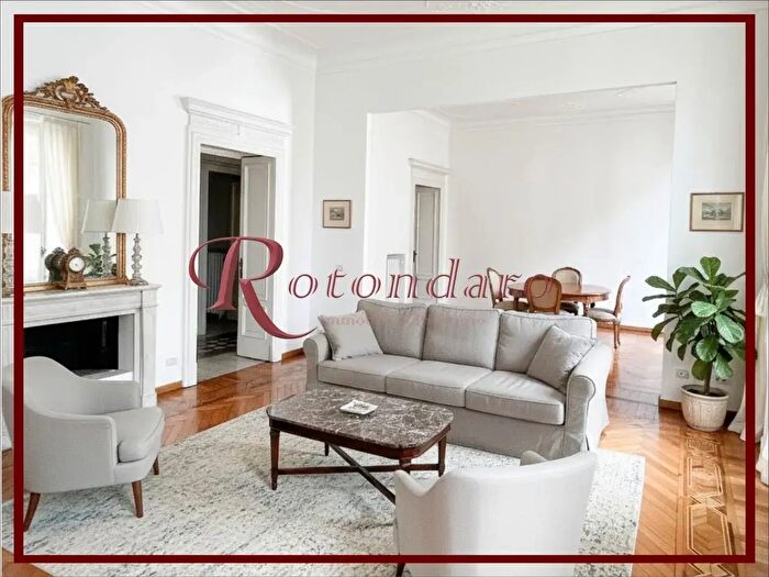 Appartamento con 5 locali in affitto in Piazza Tommaseo, Milano