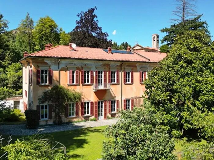 Casa con 6 locali in vendita in Via Giuseppe Piatti, Varese